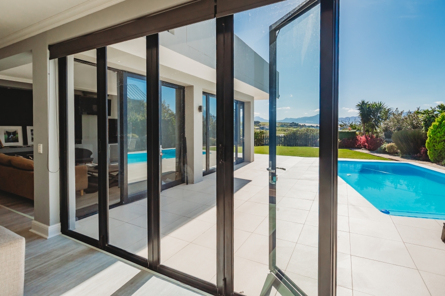 4 Bedroom Property for Sale in Herolds Bay Western Cape